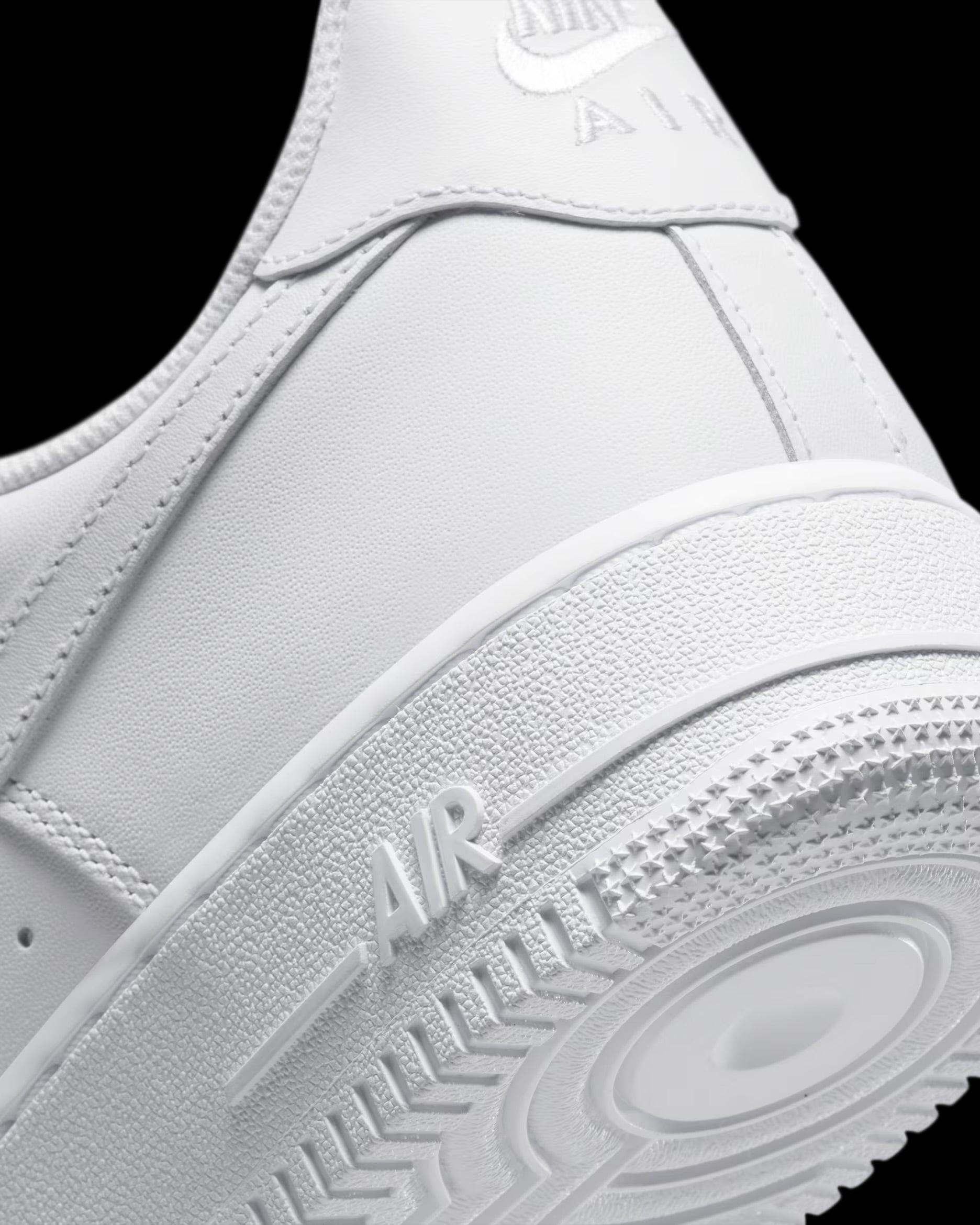 NIKE AIR FORCE WHITE